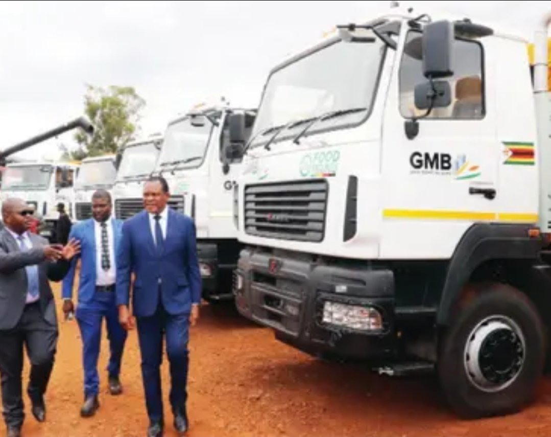 SimangalisoDub5's tweet image. A significant boost for #Zimbabwe's agricultural sector!
@edmnangagwa has donated 45 vehicles to the @GMBdura and ARDA, including 30 Grain Carrier Trucks and 15 Isuzu 4×4 Single Cabs. Together, we cultivate a prosperous future @agribusiness110 @AgritexS @Varakashi4edW @Mug2155