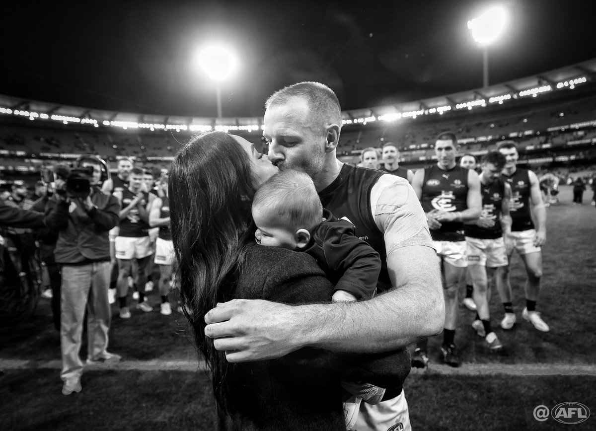 MichaelCWillson's tweet image. Doc signing off 💙 #AFLHawksBlues