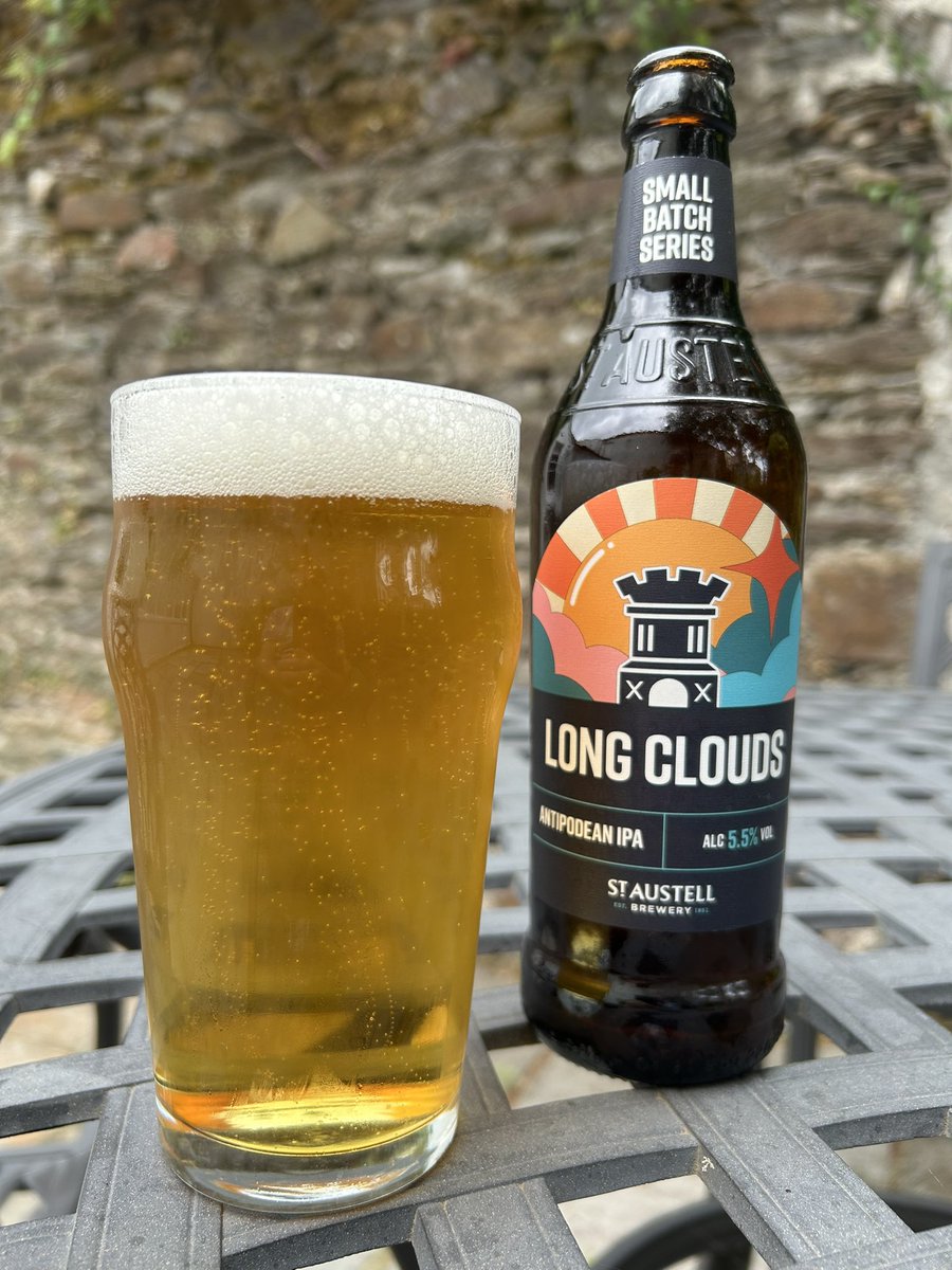 By St Austel Brewery - Long Clouds IPA (5.5%) NZ hopped, Nectaron, Waimea &amp; Riwaka. Crisp &amp; punchy with a nice biter finish 👍