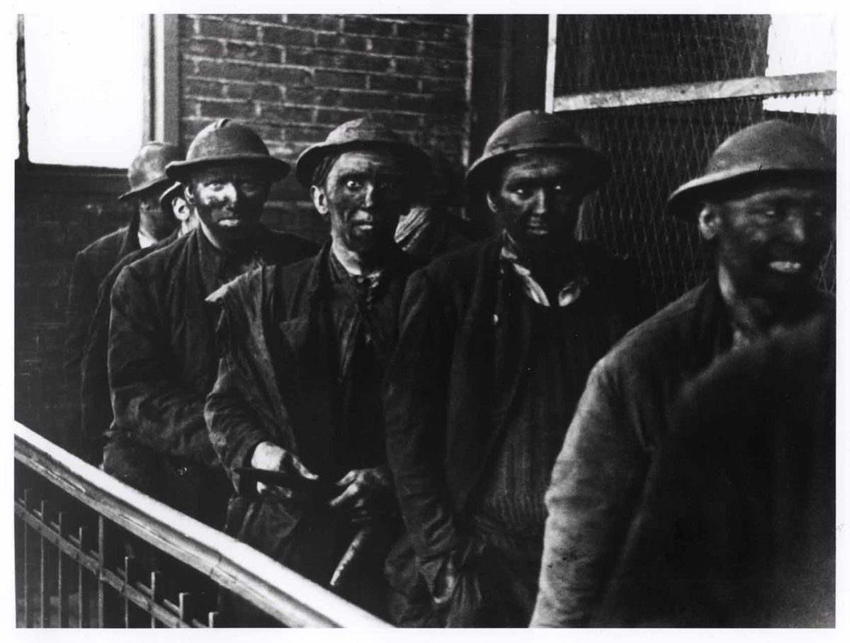 Oli4sch's tweet image. My great-great-grandfather was a coal miner in the Borinage. As a victim, I think I am entitled to a membership in the communist party. 
@pvdabelgie, where is my membership card?