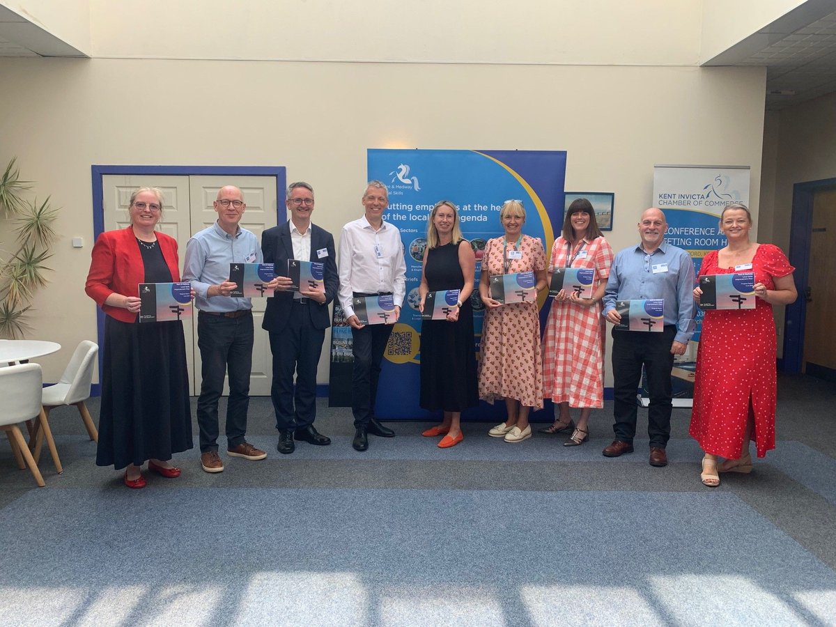 KcfgGroup's tweet image. Last Friday, we welcomed partners from across Kent & Medway to the Kent Invicta Chamber to celebrate the launch of the Kent & Medway LSIP Progress Report 2025.
This event celebrated a collaboration across business, education, and local leadership: hubs.ly/Q03yr9d20
