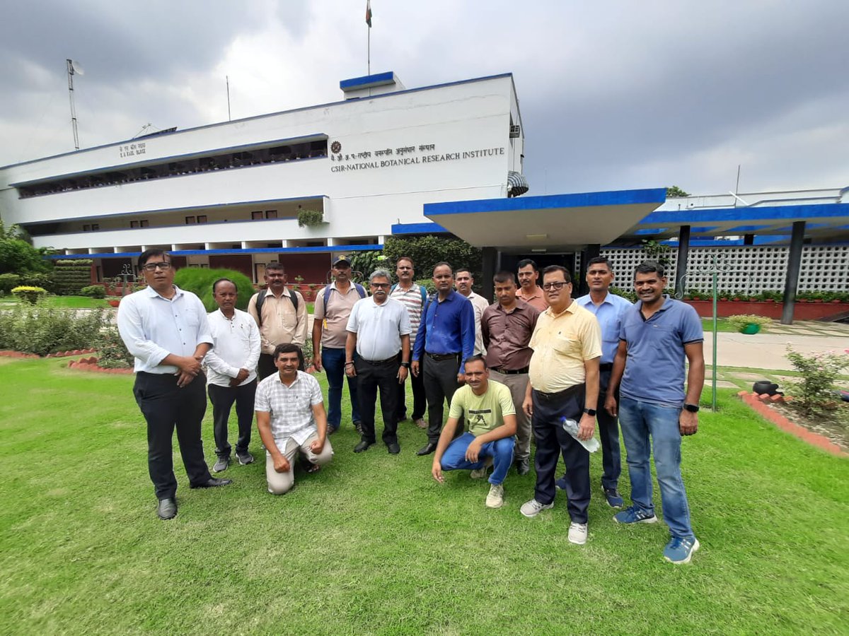 csirnbrilko's tweet image. 🌿 60 DGR trainees from Regional Food Research & Analysis Centre, LKO visited NBRI today. They explored plant houses, learned about cultivation & tech in horticulture, & interacted with Director @akshasany, who encouraged them to take up entrepreneurship using NBRI innovations.