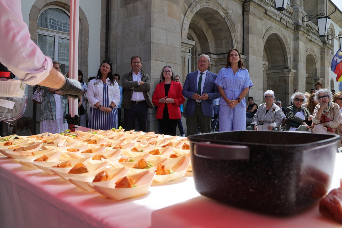 Deputación de Lugo (@depulugo) on Twitter photo 👏🏻 Éxito de público nunha showcooking organizada en San Marcos pola <a href="/depulugo/">Deputación de Lugo</a> para promocionar o Bonito de Burela.
👉🏻deputacionlugo.gal/es/node/83152 👏🏻 Éxito de público nunha showcooking organizada en San Marcos pola <a href="/depulugo/">Deputación de Lugo</a> para promocionar o Bonito de Burela.
👉🏻deputacionlugo.gal/es/node/83152