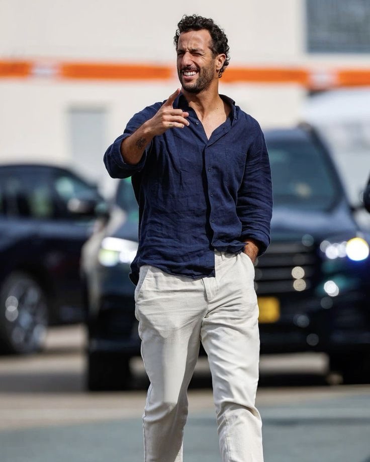 dr3zone's tweet image. Daniel Ricciardo spotted filming scenes for ‘The Devil wears Prada 2’ in New York City today.