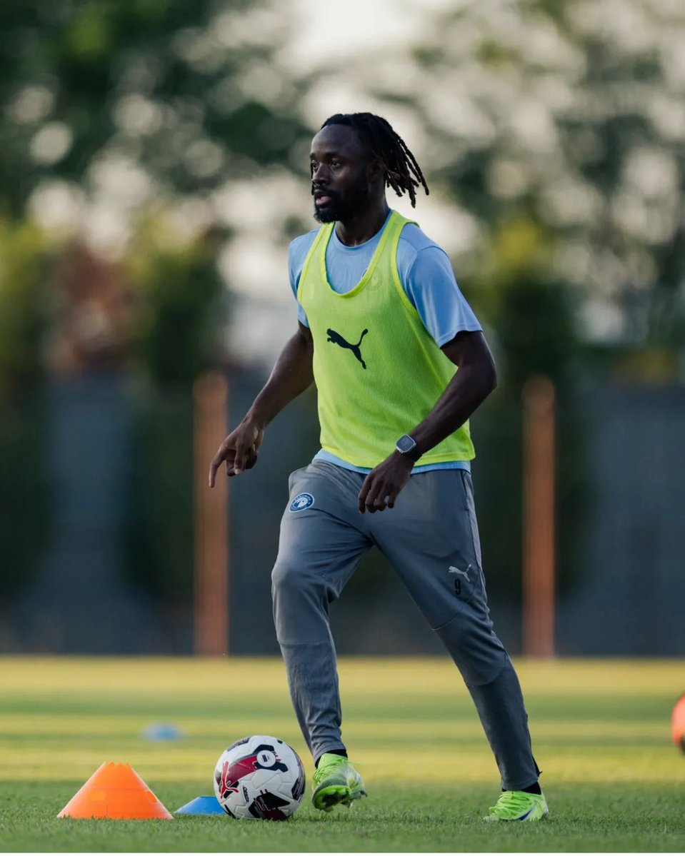 fistonmayele9's tweet image. Près saison 🔋🐆