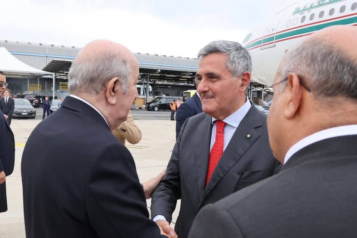 22NN_A's tweet image. رئيس الجمهورية السيد عبد المجيد #تبون يغادر #إيطاليا عائدا إلى أرض الوطن.