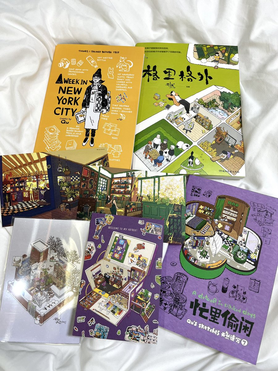 rinjakkavan's tweet image. วันนี้ดีใจมากได้เจอคุณ Qu ตัวจริง ซื้อซีน/อาร์ตบุ๊คเค้ามาตั้งสามเล่ม ฮือๆๆๆ เป็นคนที่สังเกตสิ่งต่างๆได้ถี่ถ้วนและวาดได้ทุกอย่างในโลก เก่งมากขยันมาก😭 (ไอจีศิลปิน qu.draws)