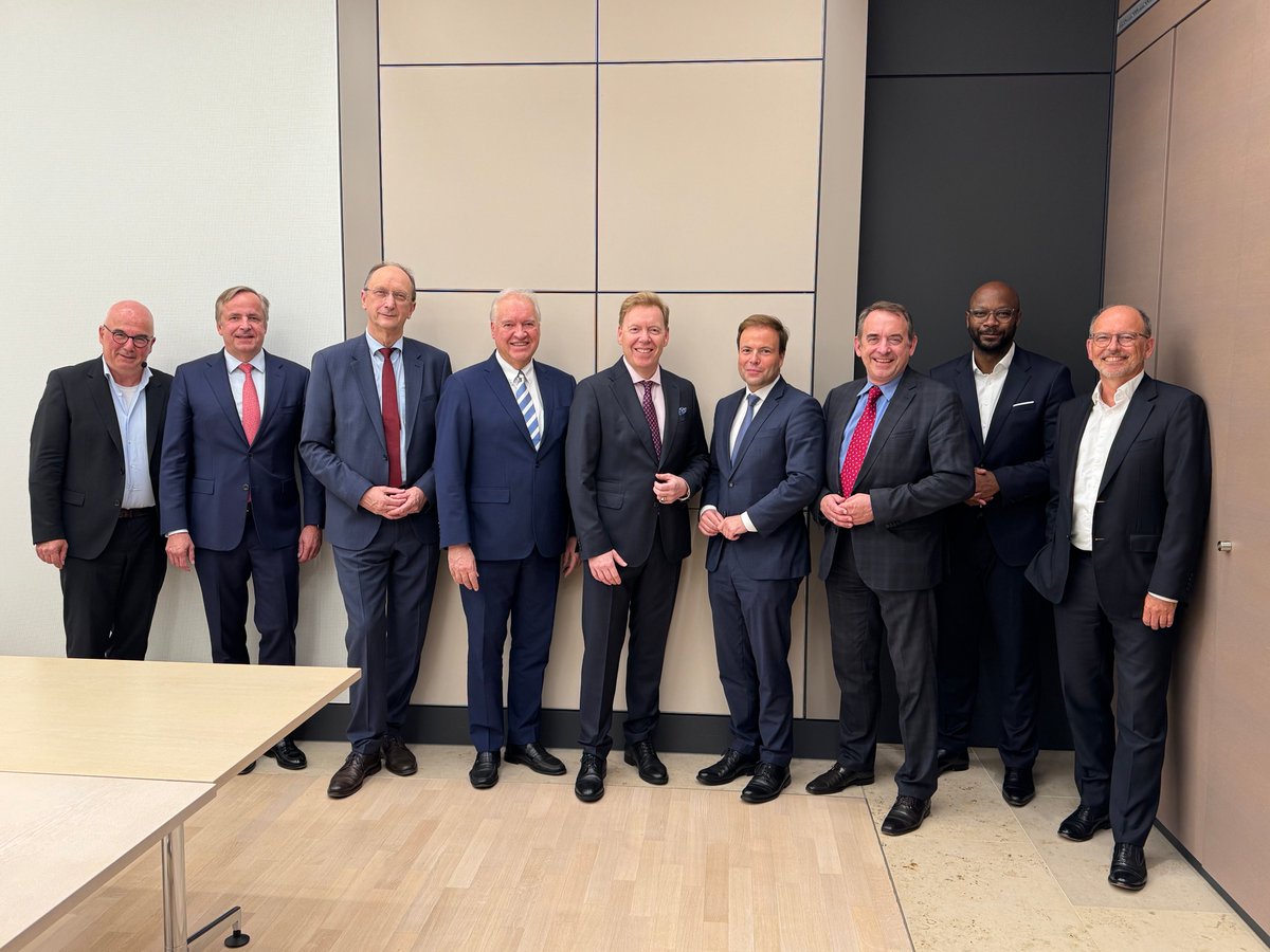 Beim Finanzplatzforum der IHK  Frankfurt/Main am 16. Juli ging es um #Bürokratieabbau. „#Regulierung  mit Augenmaß kommt unserer #Kreditwirtschaft und damit auch den  #Unternehmen zugute“, so #Finanzminister #Lorz. #Hessen setze sich auf  allen Ebenen für den #Finanzplatz ein.