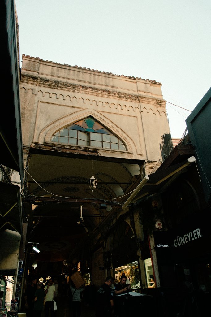 sableveiled's tweet image. the grand bazaar,
hagia irene,
the streets of sultanahmet,
an archeological museum
istanbul