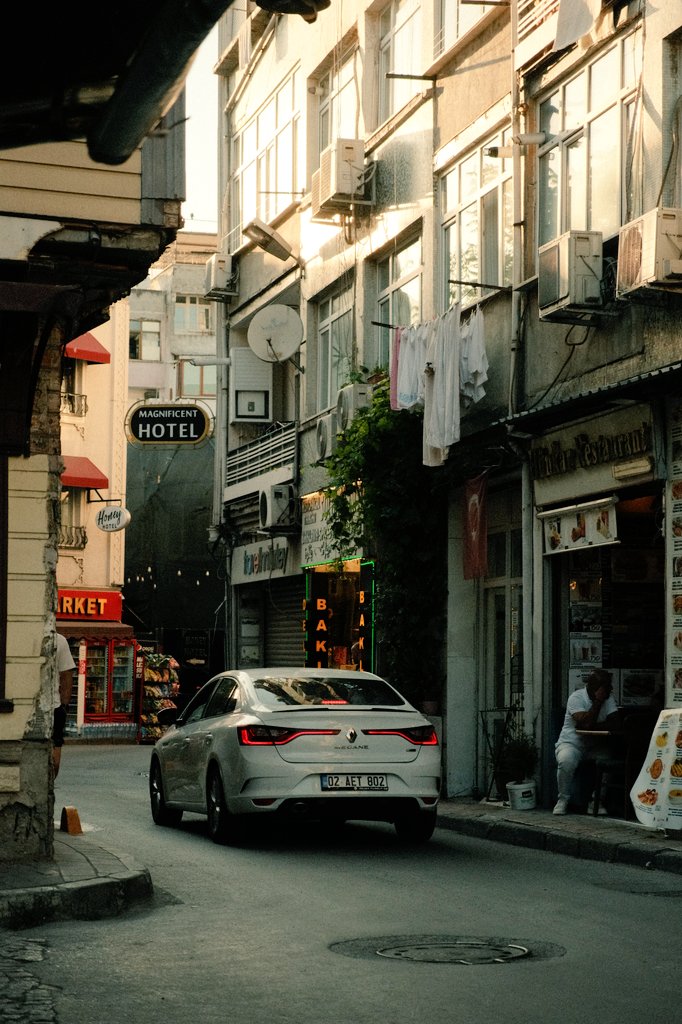 sableveiled's tweet image. the grand bazaar,
hagia irene,
the streets of sultanahmet,
an archeological museum
istanbul
