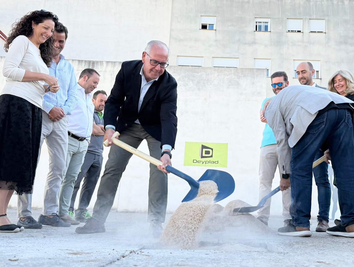 SAEmpleo's tweet image. 🏗️ El SAE inicia en Úbeda la construcción de su nueva oficina de empleo, con una inversión de 1,6M€. Más espacio y servicios para atender a Úbeda y municipios colindantes. Modernización y mejor atención para fortalecer tu empleabilidad f.mtr.cool/gqlgcetftv