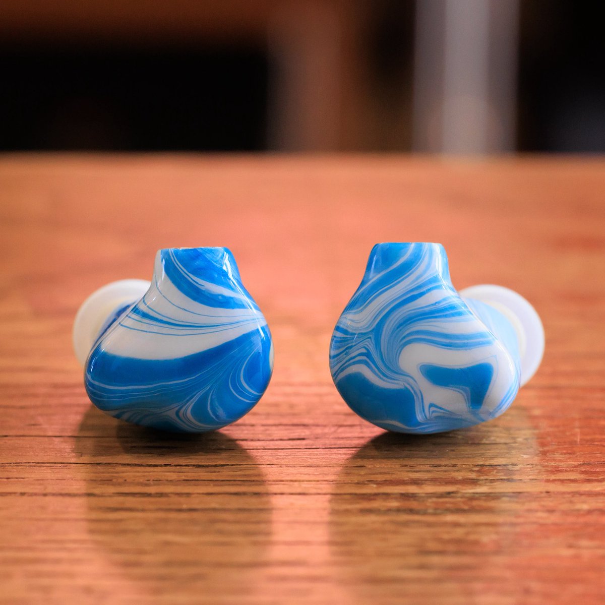 HIDITION's tweet image. Sound that melts like candy.
A swirl of sweetness for your ears. 🍬💙 @HIDITION NT-1
#Hidition #ciem #iem #inearmonitor #stage #rockstar #하이디션 #인이어 #커스텀인이어 #헤드폰 #이어폰추천 #끝판왕 #インイヤー #イヤホーン #有線イヤホン #オーディオ #耳机 #音响