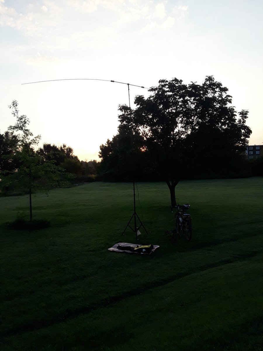 N4JAW's tweet image. #amateurradio #hamradio #pota #parksontheair activation on the #lewisandclarknationalhistorictrail along the Ohio River at Louisville,Ky started great with @Buddipole #dipole then with downhill quickly. Didn't help switching to #vertical but managed 12 #cw #morsecode #QSOs