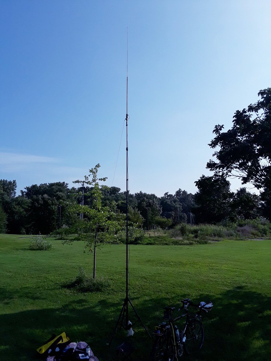 N4JAW's tweet image. #amateurradio #hamradio #pota #parksontheair activation on the #lewisandclarknationalhistorictrail along the Ohio River at Louisville,Ky started great with @Buddipole #dipole then with downhill quickly. Didn't help switching to #vertical but managed 12 #cw #morsecode #QSOs