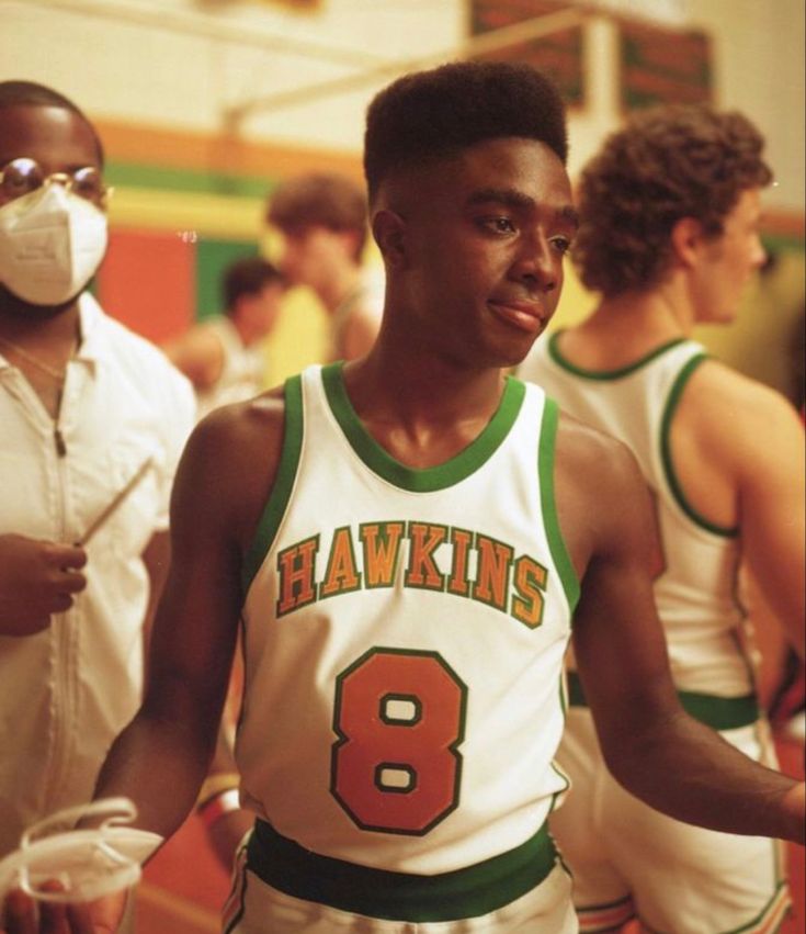 polaroidlumax's tweet image. you know how to ball, i know aristotle 🏀📝🎧