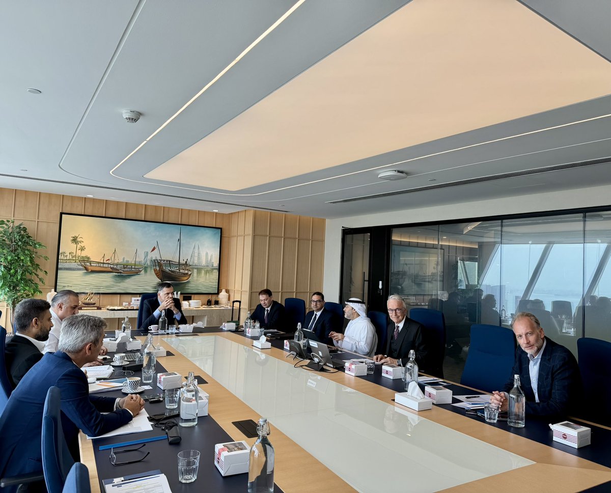 Insightful meetings in Manama over the last two days. We discussed EU-Bahrain cooperation with the Ministry of Industry and Commerce, the Bahraini Chamber of Commerce, the Academy for Diplomatic Studies and other local partners.  
#EU-GCC #EU-Bahrain