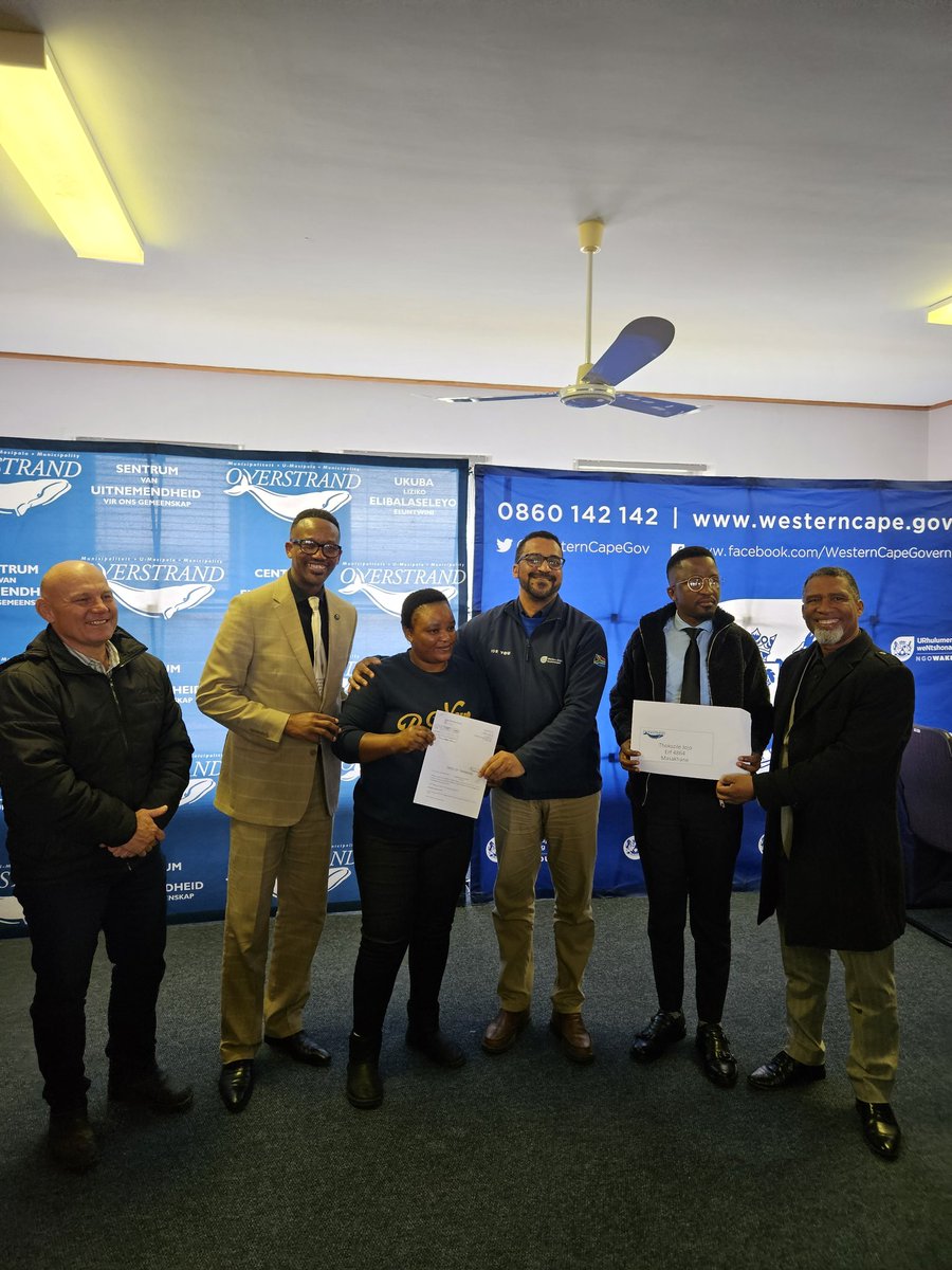 Min_TSimmers's tweet image. I am very grateful that we were able to hand over title deeds to 15 beneficiaries of the R58m housing project in Masakhane which delivered 295 housing units.
To own a home gives you dignity and it helps build a better future!
#Infrastructure #ForYou