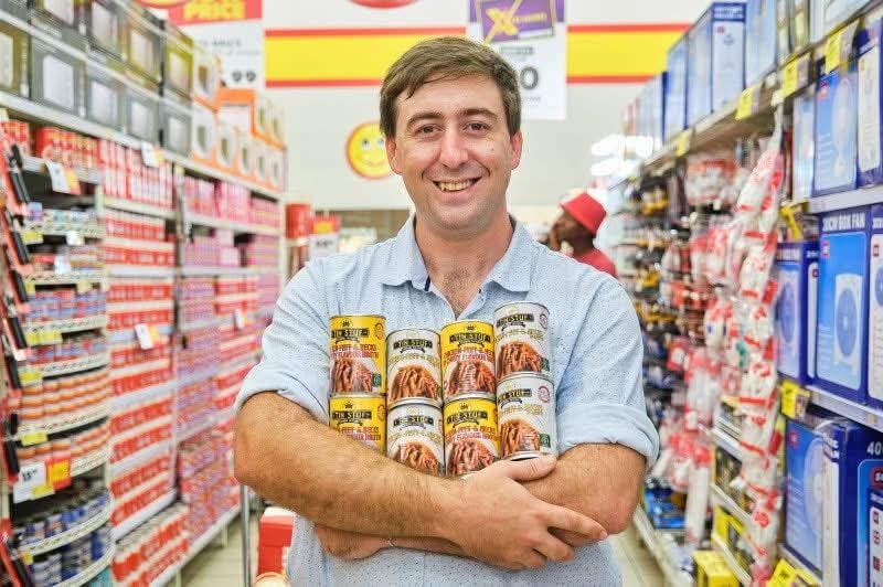 SBmatters_za's tweet image. Meet Eiren Drake from Limpopo. The founder of Tin Stuf, he produce Canned Chicken Feets.
Shoprite has introduced the sale of his product in their stores countrywide.