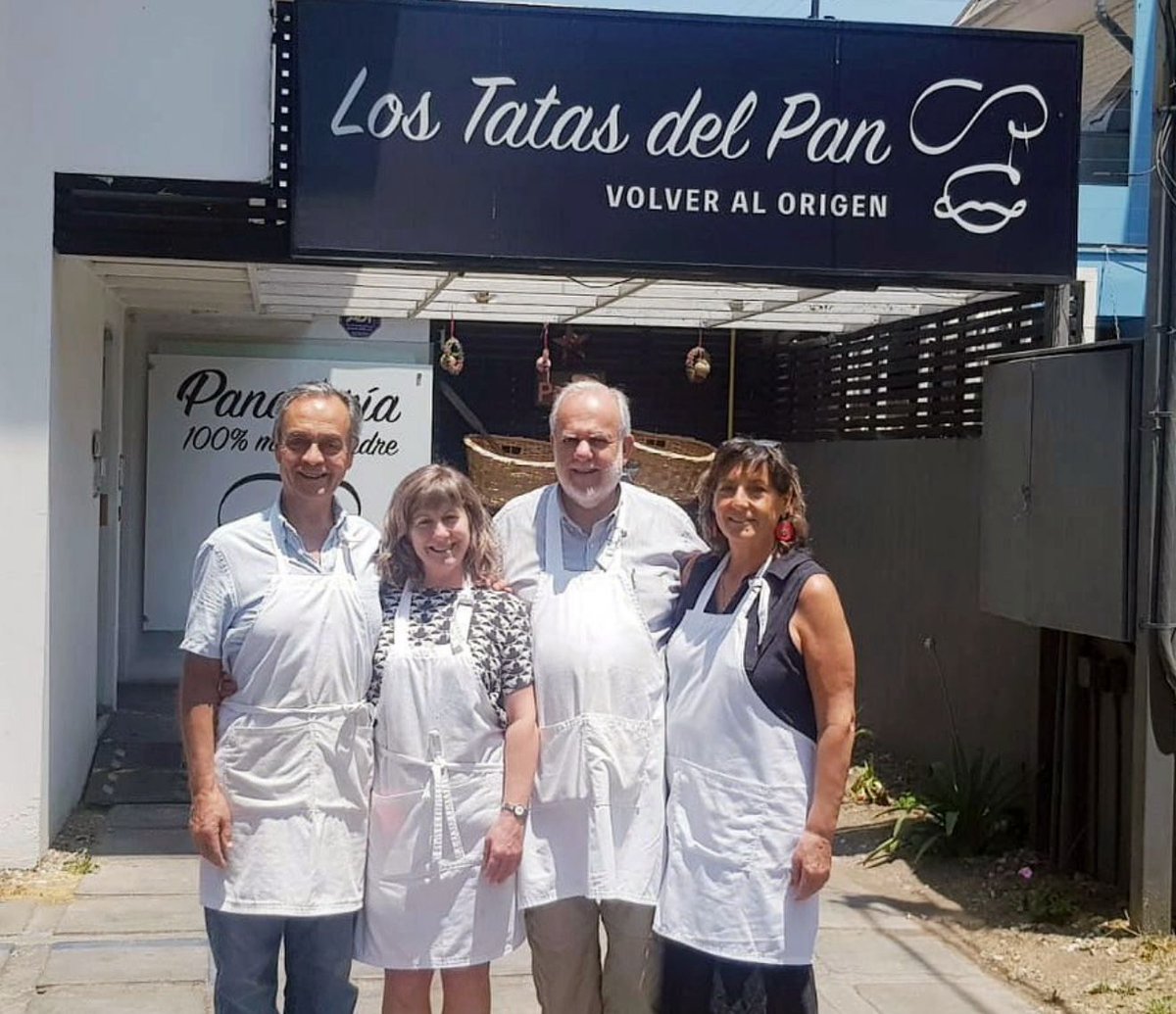 juanpabloswett's tweet image. &quot;Salvemos a los Tatas&quot; 🔴 En DIC 2021, dos adultos mayores Jaime y Ángel, decidieron emprender y lanzaron &quot;Los Tatas del Pan&quot; en #Vitacura. Mañana viernes hornearán sus últimas marraquetas y cerrarán tras la &quot;pesadilla de permisos&quot; que los hizo vivir durante 4 años la…