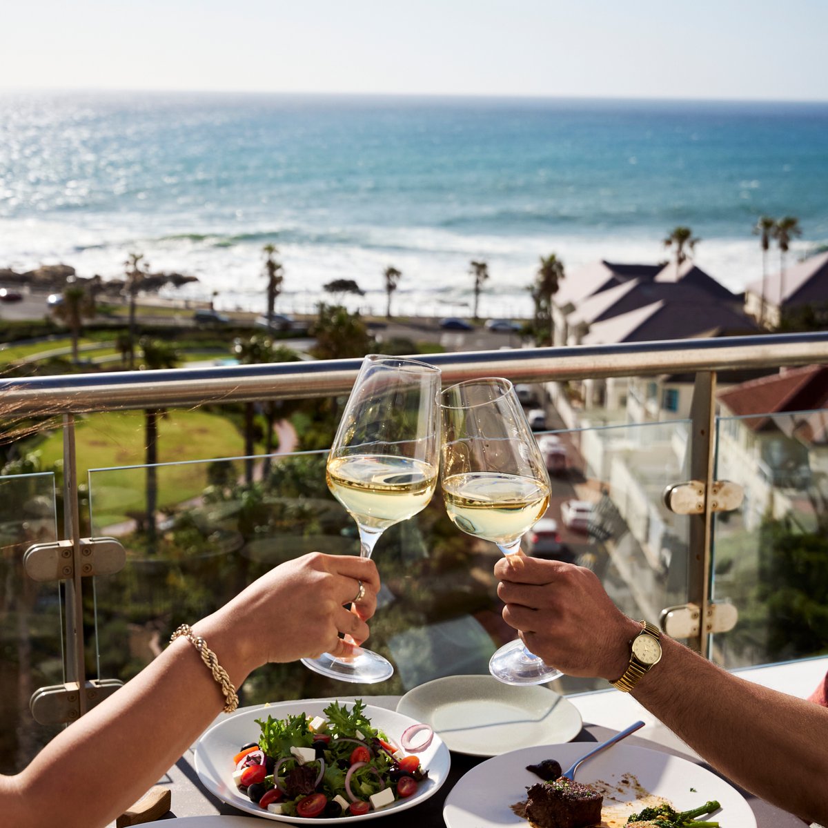 What’s on at The President🌴
Date Night: Every Thursday 6-10pm
Quiz Night: Senate Bar | Wednesday 30 July at 7pm
Live Music: Senate Bar | Friday 1 August at 7pm
Women’s Day High Tea Sip &amp; Paint: Saturday 9 August
Book here tinyurl.com/ayjxanjp
#ThePreferredLife #AtThePresident
