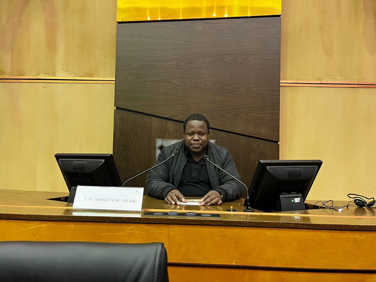 DAGauteng's tweet image. 📚🔏 The Helen Suzman Training Academy 2025 cohort visited the Gauteng Provincial Legislature. They had the privilege of experiencing, first hand, the mechanisms behind government functions. The DA is committed to shaping future leaders that are informed!