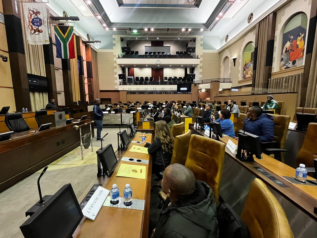 DAGauteng's tweet image. 📚🔏 The Helen Suzman Training Academy 2025 cohort visited the Gauteng Provincial Legislature. They had the privilege of experiencing, first hand, the mechanisms behind government functions. The DA is committed to shaping future leaders that are informed!