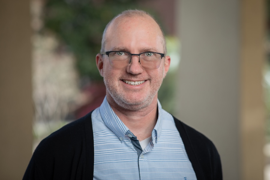 FSUartssciences's tweet image. Get to know David Collins, who's been an @FSUPhysics professor for over a decade! To learn more about his upcoming astrophysics research and role in “Ask a Scientist” (@ScientistAsk), where scientists answer the public's questions during Tallahassee’s monthly First Friday events,…