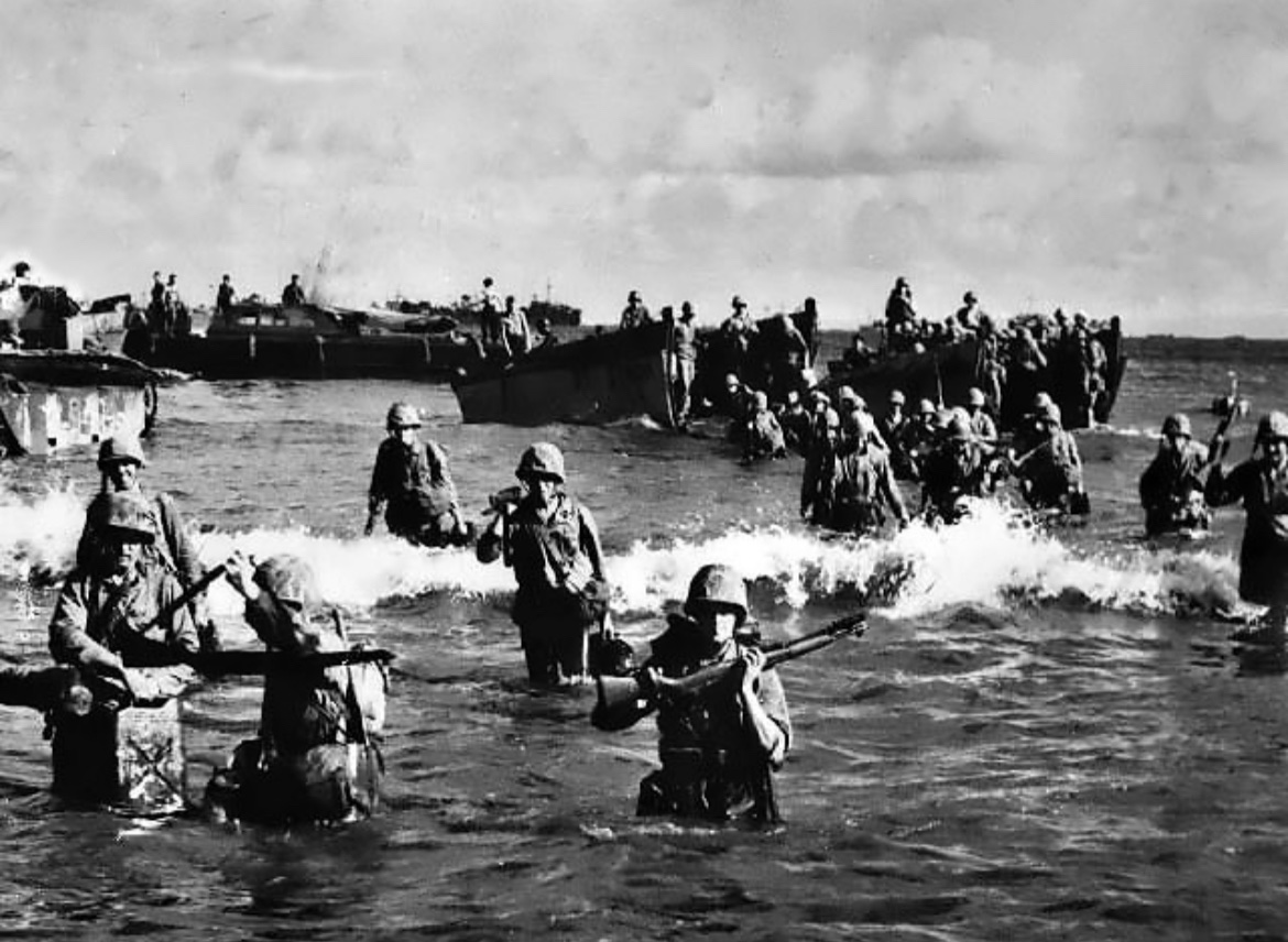 81 years ago today, the Marines wade ashore as the Battle of Tinian begins. 🪖