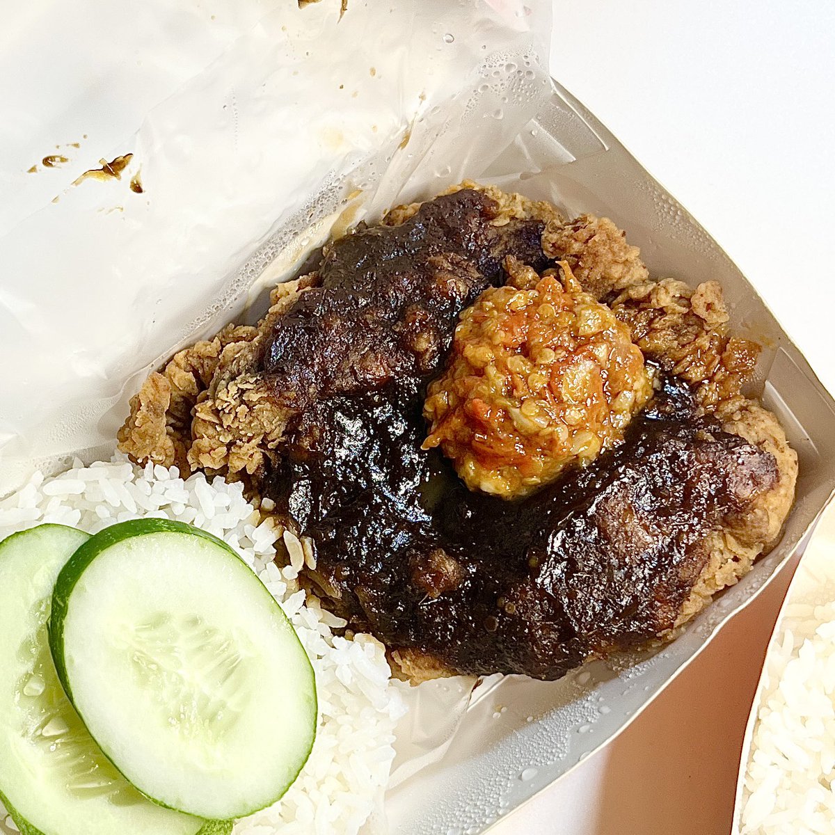 ternyata maranggi tuh bukan cuma di sate aja, tapi bumbunya juga enak banget pas dimakan sama ayam kaya gini!

kalau suka sate maranggi pasti bakal suka deh👍🏻