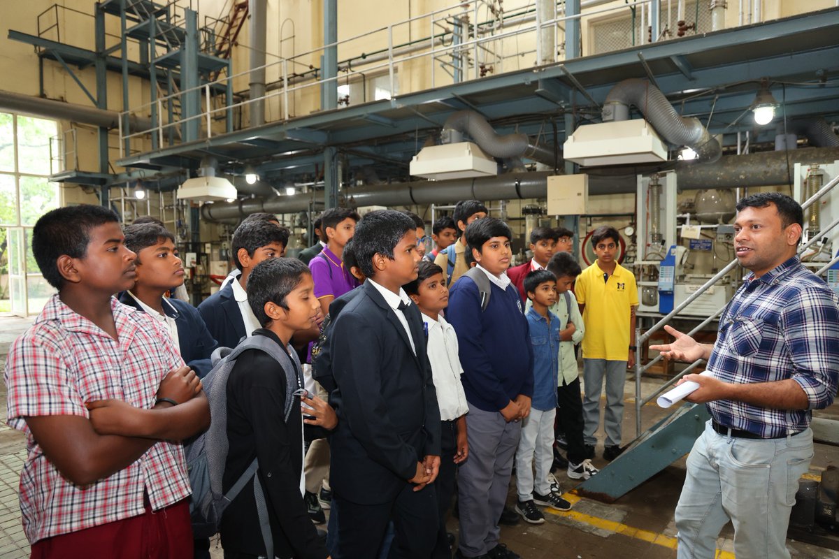 csiriict's tweet image. The “One Day as a Scientist” initiative under the CSIR Jigyasa programme is all about immersing young minds in the world of scientific exploration. On Day 4 at CSIR-IICT, students interacted with scientists and had a lab tour.
@CSIR_IND @DrNKalaiselvi @CSIR_NIScPR @AcSIR_India