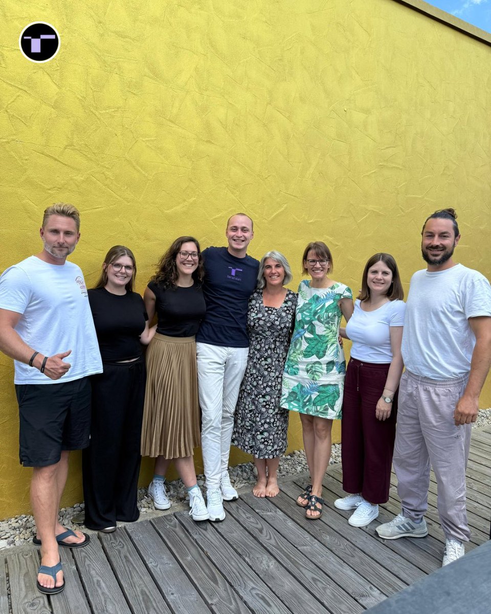 Strategie, Stärken &amp; Zusammenhalt.
Gestern haben wir bei Terahash einen ganzen Tag als Team investiert – nicht nur, um Ziele zu setzen, sondern um uns als Menschen (noch besser) kennenzulernen.

🔍 Wo stehen wir Ende 2025?
💡 Was ist unsere Vision als Terahash-Team?
❤️ Was