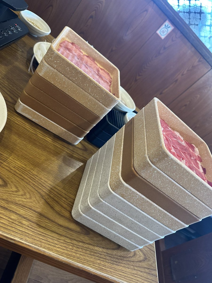 mtgt_refrain's tweet image. こないだ彼女としゃぶ葉の牛タン食べたけど美味しくてびっくりした。普通に想像する牛タンとは違うんだけど、なんか独特の美味しさがあった。