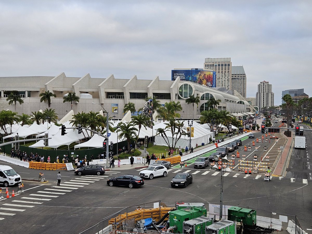 RandomPenguin's tweet image. Good morning, #SDCC!