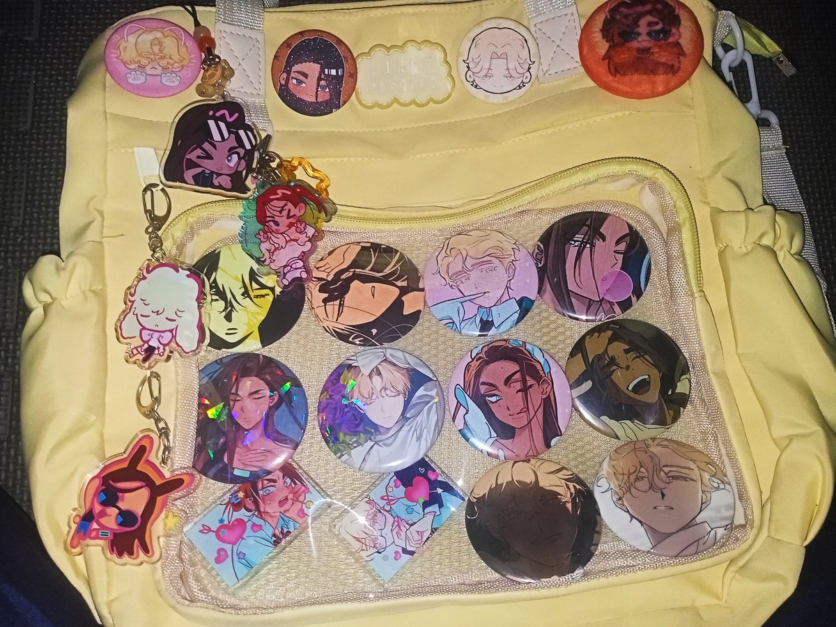 hyunaswirl's tweet image. I think I forgot to send it here but lok at my hylk itabag heh (I'm planning to find decorations I swear)