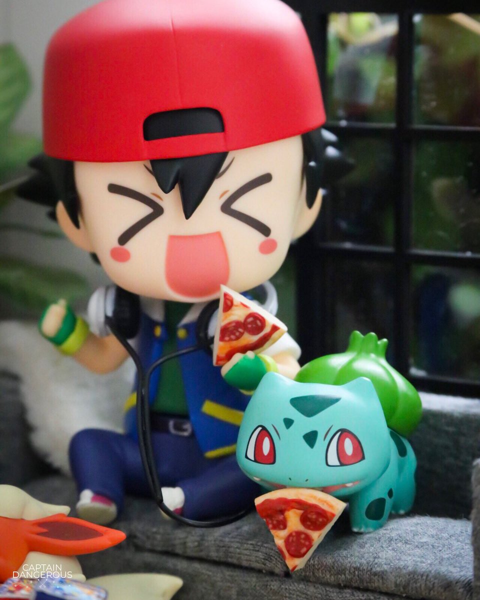 CaptDangerous64's tweet image. Pizza time! 🍕🥤#Pokemon