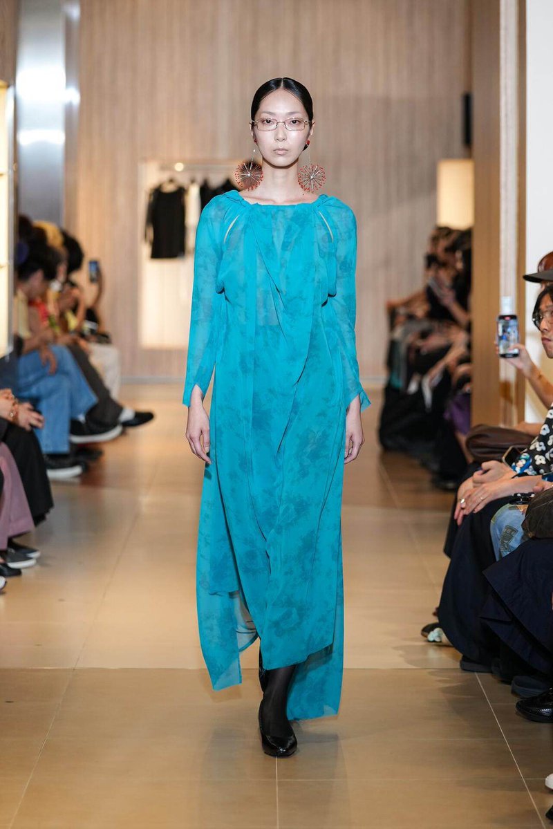 kendam_com's tweet image. Keisukeyoshida Spring Summer 2026 collection fashion show in Tokyo (July 24, 2025) kendam.com/news/fashion-s…

#Keisukeyoshida #SS26 #Runway #Tokyo #Fashion #Kendam
