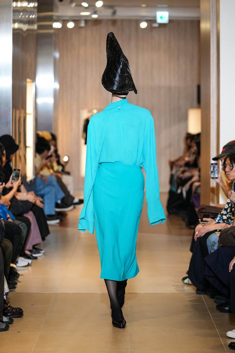 kendam_com's tweet image. Keisukeyoshida Spring Summer 2026 collection fashion show in Tokyo (July 24, 2025) kendam.com/news/fashion-s…

#Keisukeyoshida #SS26 #Runway #Tokyo #Fashion #Kendam