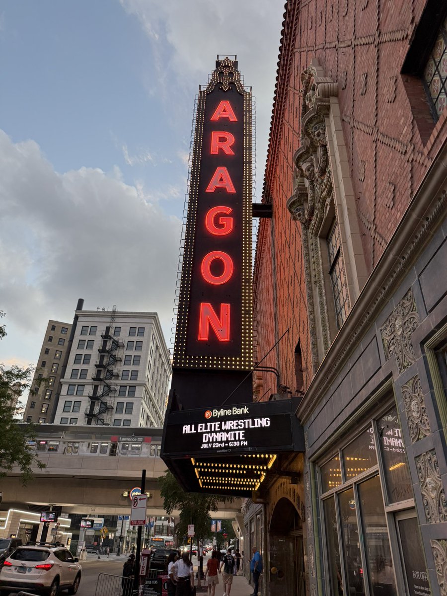 JeremyAFlynn's tweet image. 🔥 night of @AEW at the @AragonBallroom. Let’s run it back Saturday, Chicago.