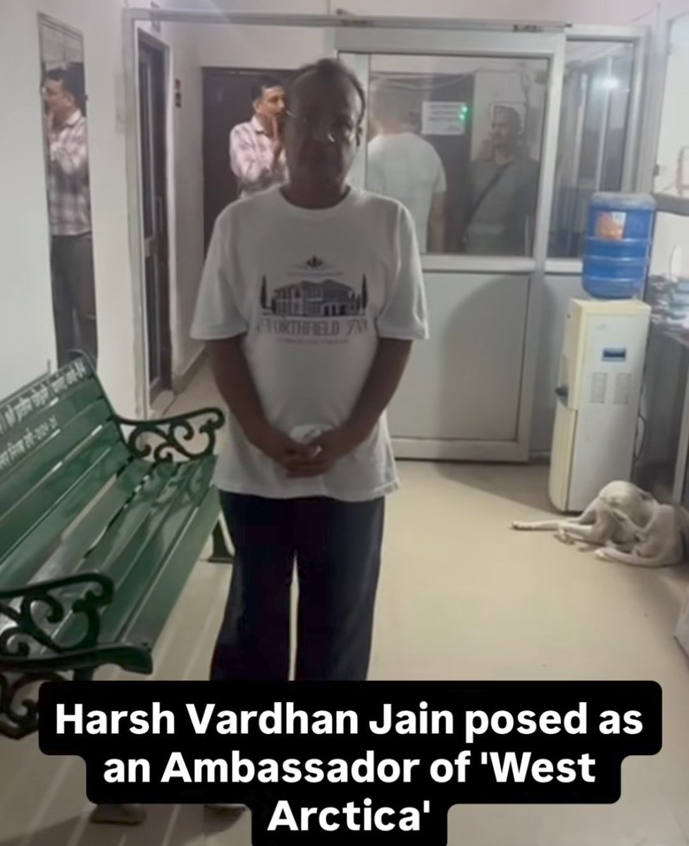 mrtechsense's tweet image. This guy was running a FAKE EMBASSY of West Arctica in Uttar Pradesh WTFFF 😭