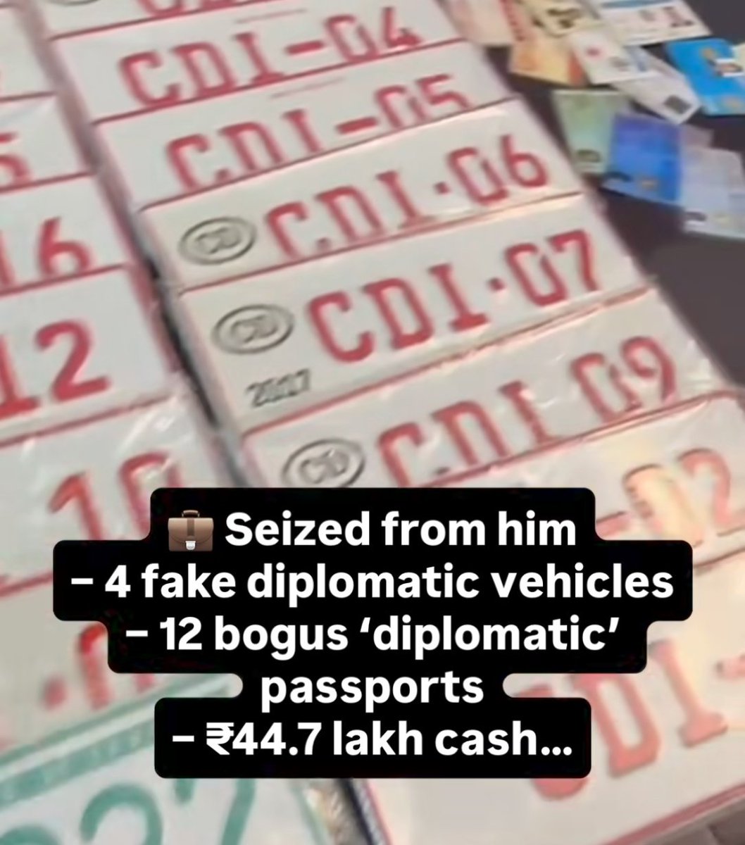 mrtechsense's tweet image. This guy was running a FAKE EMBASSY of West Arctica in Uttar Pradesh WTFFF 😭