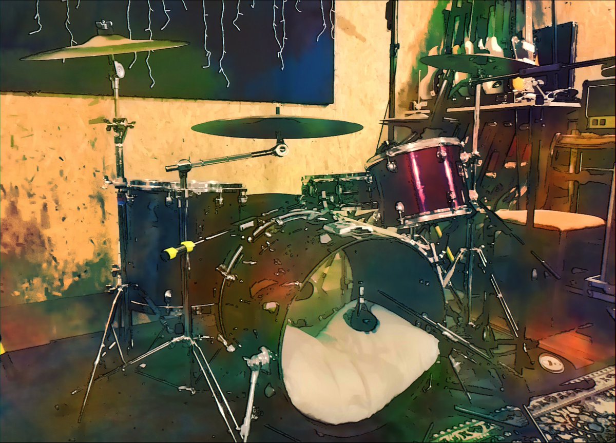 ColinW83's tweet image. Penultimate drum track plus other musical goodies about to be put down today for our fourth album.
😁😁😁 🥁🎸🎸
#joesymesandthelovingkind #newalbum