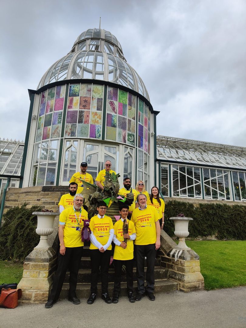 Carlton Academy Trust (@catacademytrust) on Twitter photo Something special is happening across Bradford this July – and <a href="/CarltonBolling/">Carlton Bolling</a> is proud to be part of it! 💛
Talented students & Mr Boyle, Head of Art, helped launch the Baton of Cohesion, a symbol of unity travelling all 30 wards for #Bradford2025 🏅
🔗 More: Something special is happening across Bradford this July – and <a href="/CarltonBolling/">Carlton Bolling</a> is proud to be part of it! 💛
Talented students & Mr Boyle, Head of Art, helped launch the Baton of Cohesion, a symbol of unity travelling all 30 wards for #Bradford2025 🏅
🔗 More: