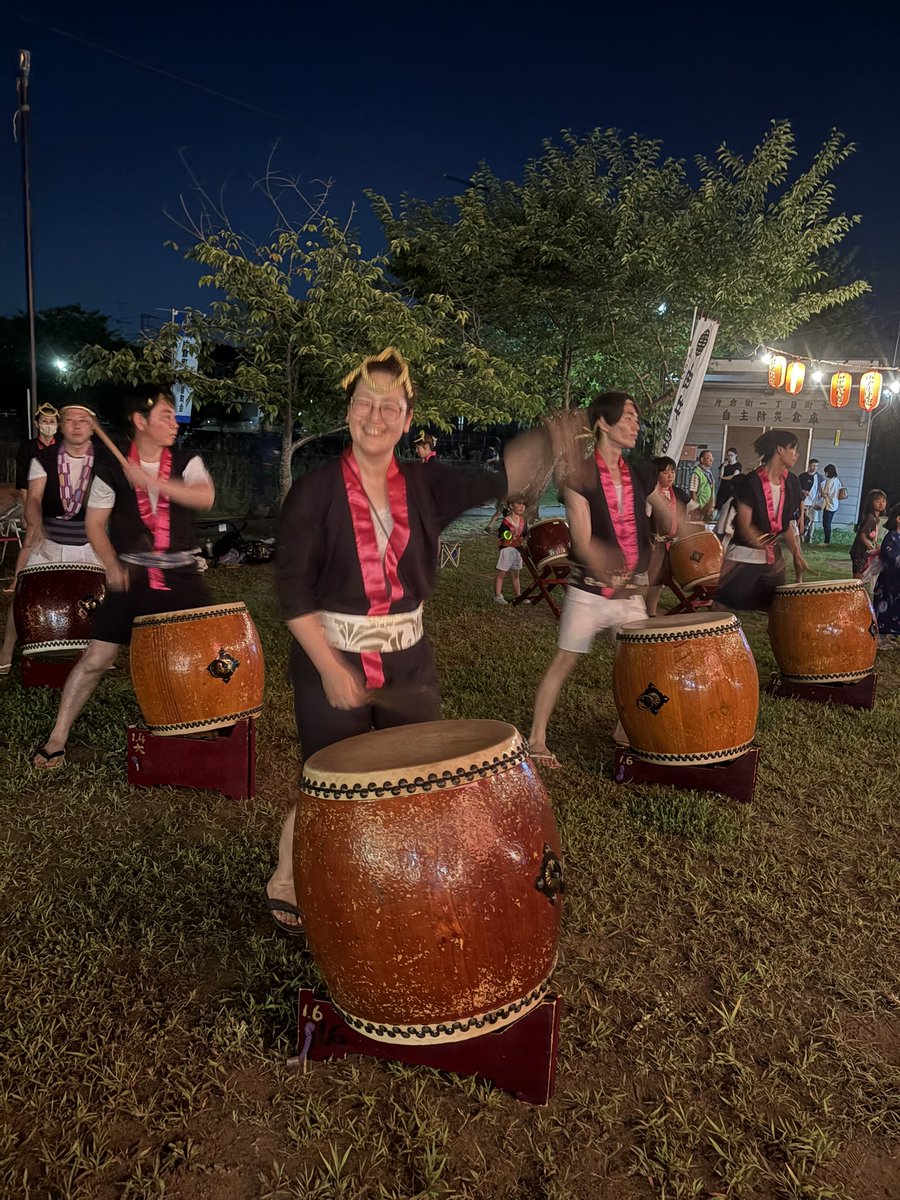 nahokohishiyama's tweet image. 参議院選挙がありつつも夏祭りに踊りに参加していました❣️
叶谷町会に片倉町の夏祭り。片倉では踊りの友人が太鼓を叩いていてめっちゃかっこよかった✨✨
#今日の森くん はどこに行っても滝のような汗をかきながら踊ったり挨拶をしたりしていました。
隣で私は #森ヨシヒコ…