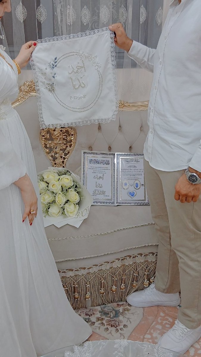 nadood110's tweet photo. اليومَ، تنفَّستُ كما لم أفعلْ من قبلْ،  
اليومَ، أسندتُ قلبي إلى كتفٍ يَعرفُ كيفَ يَحتويني،  
اليومَ، كُتِبَ اسمي بجوارِ اسمِه على سطرٍ من نورٍ ومحبَّة،  
اليومَ، أنا حبيبتُهُ أمامَ الجميع، 
وهو... زوجي الحبيب،  
وصارَ لي كما كانَ دائمًا في دُعائي،  
في يَقَظتي، وفي أحلامي♥️ https://t.co/MOZx57K32G