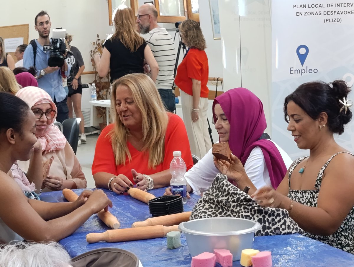 Ángela Hidalgo (@angelahidalgo07) on Twitter photo #Eracis+ #Linares
Desde <a href="/IgualdadAND/">Inclusión Social, Juventud, Familias e Igualdad</a> destinamos cerca de 3,7Meu a transformar la vida de las personas a través de #Eracis+, ofreciendo a personas y familias vulnerables nuevos Proyectos de Vida, ilusión y esperanza en un futuro mejor
#TransformarVidas #Eracis+ #Linares
Desde <a href="/IgualdadAND/">Inclusión Social, Juventud, Familias e Igualdad</a> destinamos cerca de 3,7Meu a transformar la vida de las personas a través de #Eracis+, ofreciendo a personas y familias vulnerables nuevos Proyectos de Vida, ilusión y esperanza en un futuro mejor
#TransformarVidas