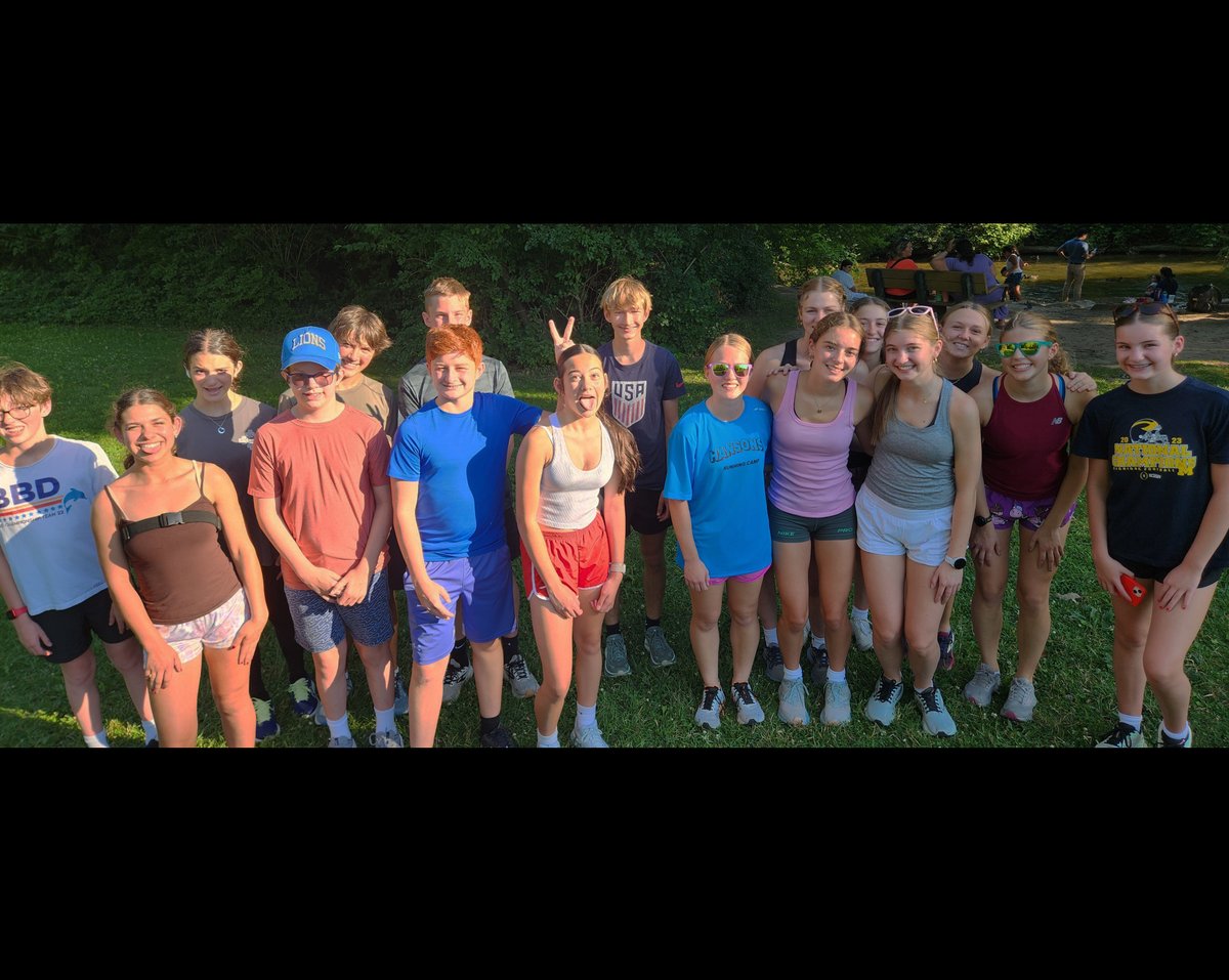 NDPMA's tweet image. CROSS COUNTRY: Near 90 degrees? No probs for our runners yesterday at the park! Welcoming new runners every Wednesday, 6:30 p.m.
#commitment #runirish☘️ #wednesdaywunners