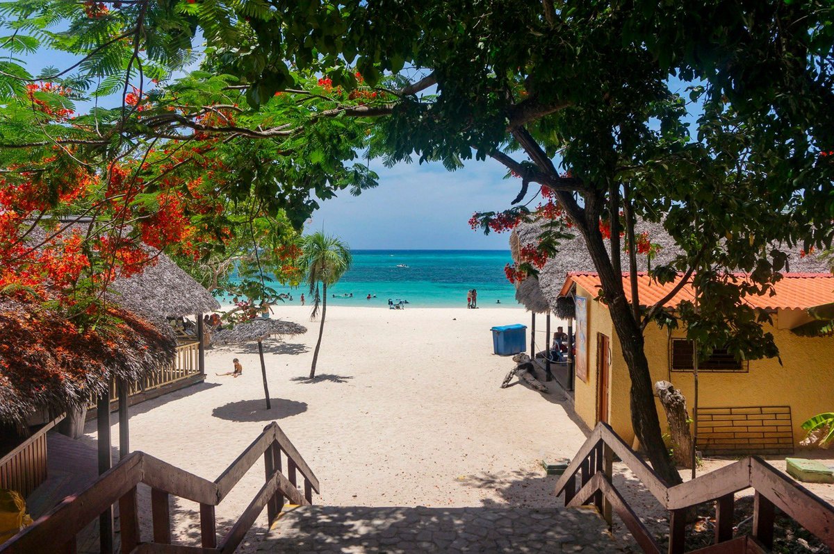 lianystr's tweet image. If you come to #Cuba, don’t forget to visit Guardalavaca, Holguín, one of the most beautiful beaches in the world.