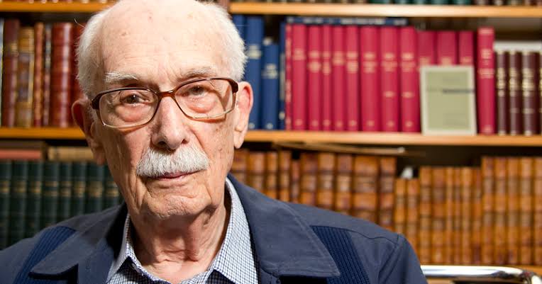 "Temos que entender que tempo não é dinheiro. Essa é uma brutalidade que o capitalismo faz como se o capitalismo fosse o senhor do tempo. Tempo não é dinheiro. Tempo é o tecido da nossa vida."

Antonio Cândido 
Aniversariante do dia