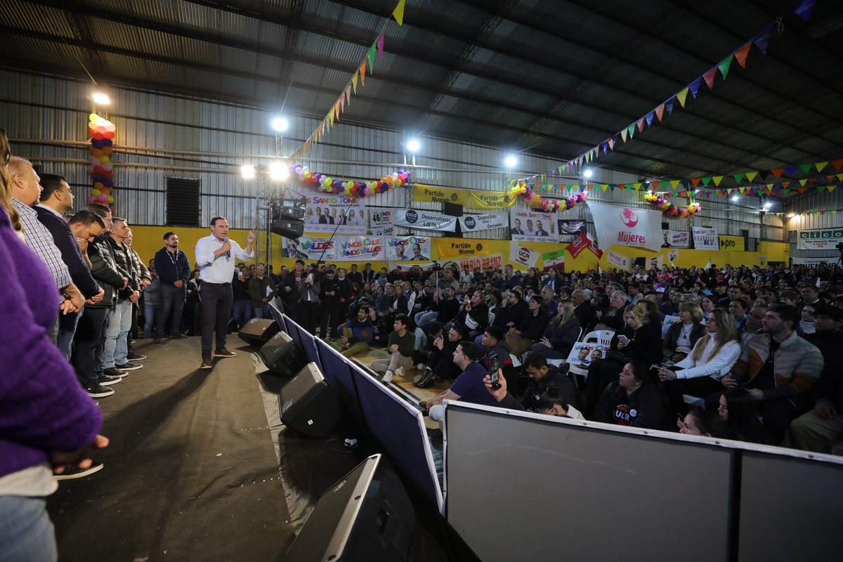 javiersaezok's tweet image. #SANTOTOMÉ | El trabajo provincia-municipio dio sus frutos y las obras están a la vista: por eso tenemos que seguir por el mismo camino, con @JPValdesok y @PedroBraillardP en la gobernación; y @augustosuaidok y Carlos Farizano en la intendencia.
¡Vamos Corrientes!