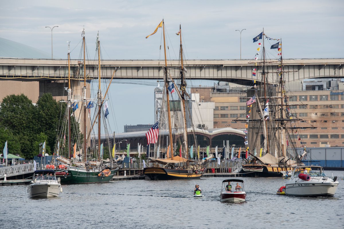 BufWaterfront's tweet image. The @PrideofBalt is making her way to the waterfront this summer!
From August 14th - 19th, experience deck tours and day sails on this beauty as she's docked at Canalside.
See more details and information here: buffalowaterfront.com/events/pride-o…